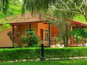 Charlestina Beach Resort