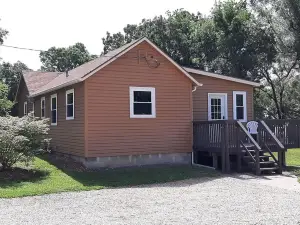 Whispering Grove Cottage On 22nd<br>*In The Country*
