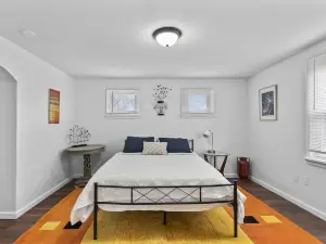 Cute affordable little house -peaceful and safe