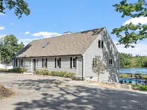 Amazing Lakefront property, Private Pool on Lake Monomonac at Tatum's Place