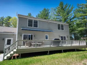 An oasis sitting right on Silver Lake