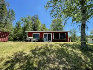 Family cabin on private lake to enjoy fishing, hiking, nature and much more!
