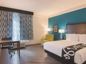 La Quinta Inn & Suites by Wyndham Orlando UCF