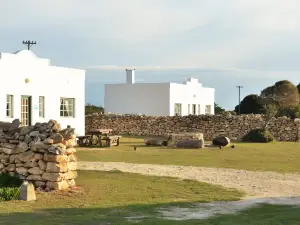 De Hoop Equipped Cottages