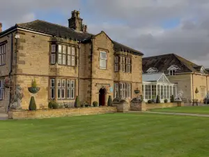 Rogerthorpe Manor Hotel