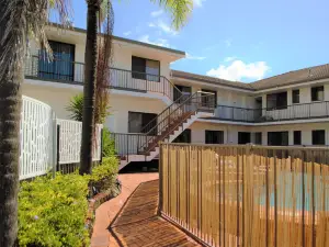 Gold Coast Inn