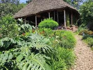 Inzu Lodge