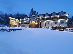 Friends Lake Inn