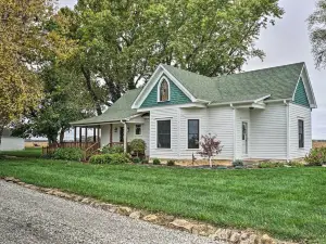 Countryside Cottage w/ Large Yard Near Topeka