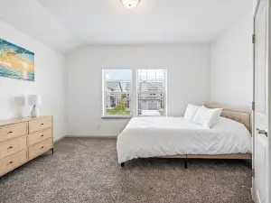 Only 10 minutes to Lackland!