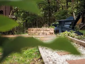 "Simply Serenity Yurt"- Unique Mountain Getaway w/ Hot Tub on Blue Ridge Parkway