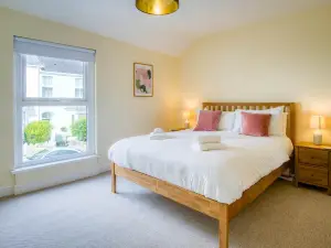 Woodville Road - 2 Bedroom House - Mumbles