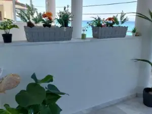Nefeli Seaside Apartments