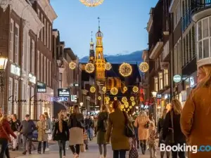ApartHotel de Koning by Urban Home Stay