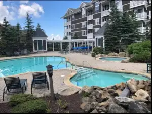 Allegheny Spring 239 King, Bed/Ski-in, Out/Pool & Hot Tub
