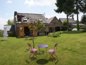Maison de campagne avec spa, proche de vergers et cité médiévale, animaux acceptés, recharge électrique - FR-1-497-101