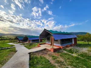 Endeem Mara Resort