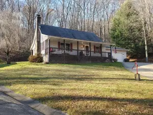 The Wye Oak - Hocking Hills scenic nature retreat!