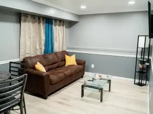 JC Entire Apartment remodeled, close to Airport and Ferry