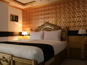 Javan Hotel