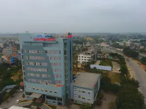 Central Phu Hung Hotel
