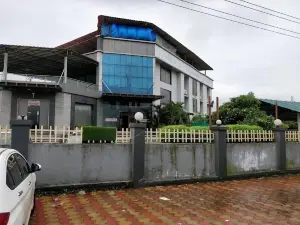 Grand Bee Residency