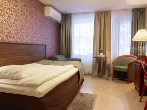 Hotel Fjalar
