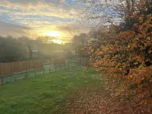 5 Bedroom house with plenty of space. Perfect for families and contractor stays!