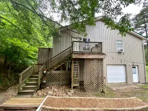 Sweet Spacious Loft Perfect for Outdoor and Nature Lovers in Arkansas