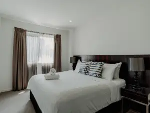 Urban 1-Bed Apartment in the Heart of the City