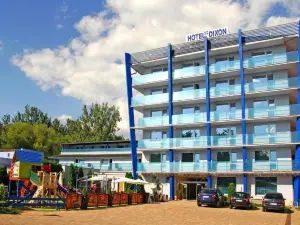 Hotel Dixon so Vstupom do bazéna a vírivky Zdarma - Free Entrance to Pool and Jacuzzi Included