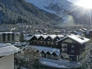 Plan B Hotel - Living Chamonix