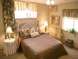 Sawin' Logs Inn