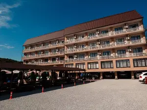 Golden Resort