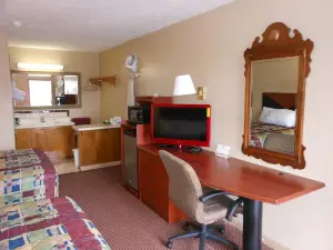 McClellan Inn