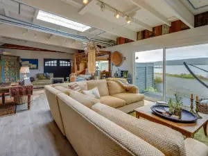 Waterfront Cottage on Tomales Bay w/ Dock & Views