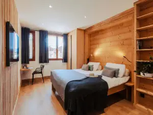 Alpi Cozie - A Luxury Apartment for 12 Persons in the Heart of Montgenevre