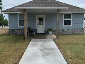 Gorgeous Views, Lakefront Home with Sandy Beaches, Dog Friendly,  Hot Tub