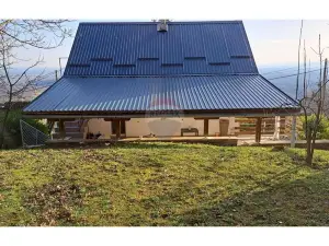 Plesivica Hillside Holiday Home with Hot -Tub