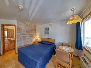 Sea Spray Motel