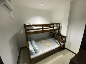 Ma Lourdes Inn- Washington Street