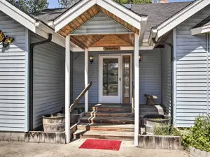 All-Seasons Chewelah Home: Fish, Golf & Ski!