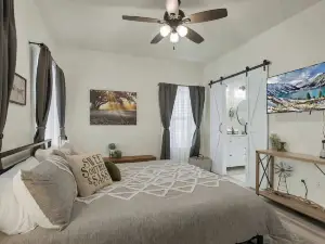 Hill Country-Fire Pit & Hot Tub!