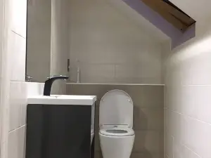 Private Double Room with New En-Suite Shower Room