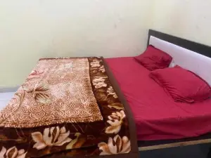 Pop 88732 Murthal Plaza Guest House