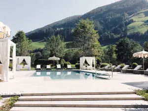 Alpenpalace Luxury Hideaway & Spa Retreat