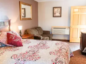 Circle R Motel