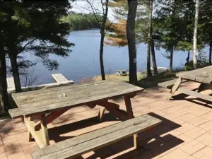 H & H Restaurant and Resort Cottages