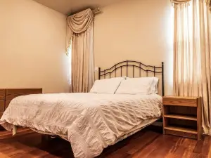 Elegant 1-Bedroom Suite in Cupertino