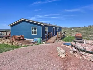 Cozy Black Hills Home 13 Acres w/ Deck & Views!